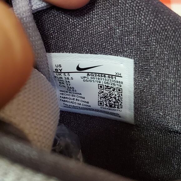 Nike Kyrie 5 Graffiti Atmosphere Grey womens Size 6Y 
(38.5 EUR) AQ2456 001